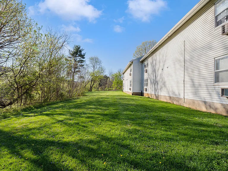 1 Parkside Ct #17 — Photo 25