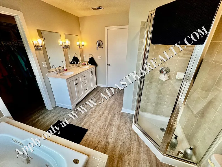 4545 Madison Ave — Photo 22