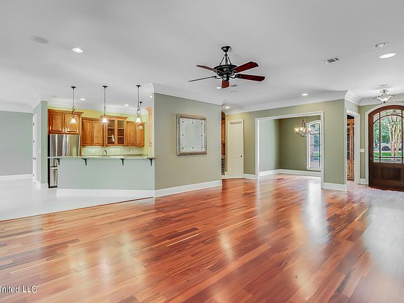4th image of 24335 Oak Island Dr