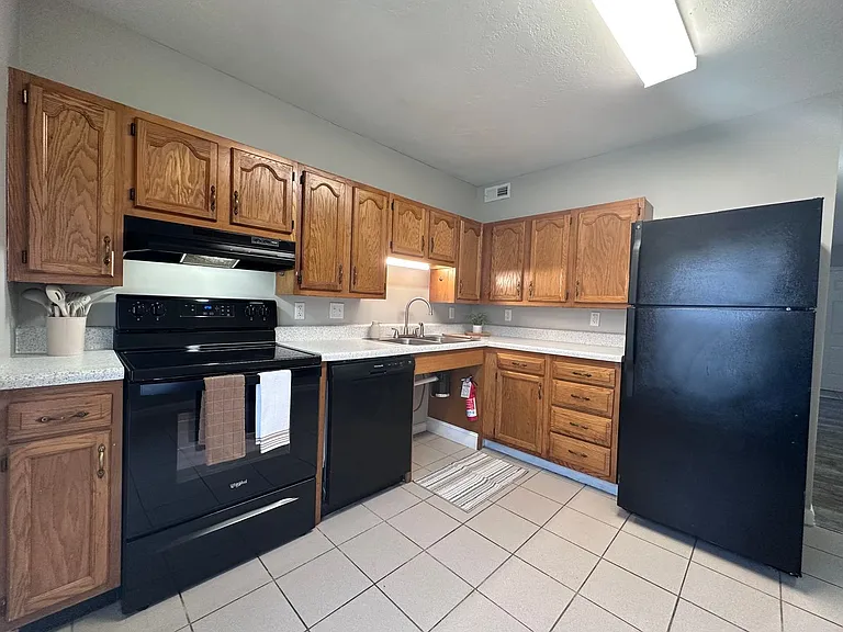 Rand Stockton Apartment Homes — Photo 104