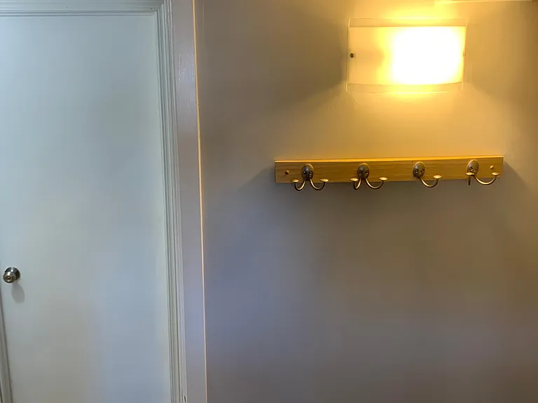 2541 Bittersweet Ln N — Photo 10