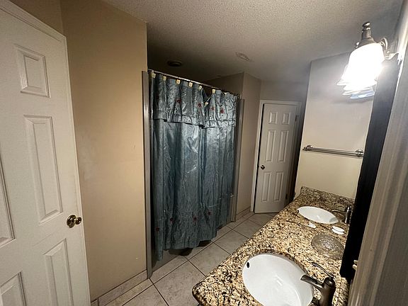 4th image of 330 Green Trail Cv