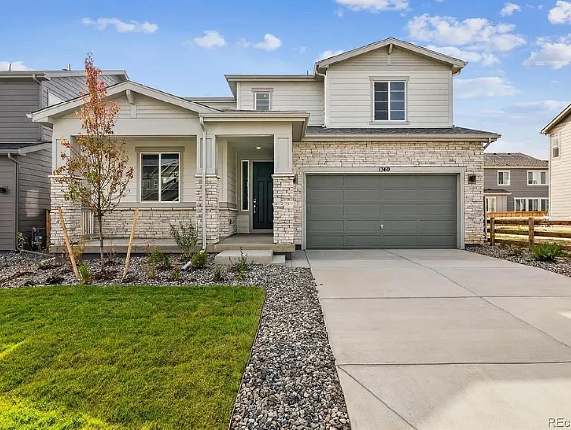 4 bed, 2439 sqft, $3,950 — Photo 1