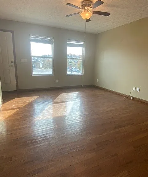 517 Wheeling Ave — Photo 5