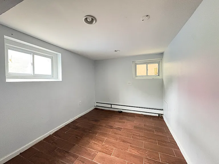 150 McAdoo Ave #1 — Photo 5