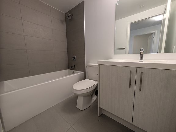 5th image of 286 Main St #1606
