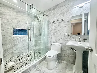 Rented by Papp Realty