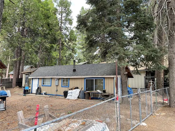 2631 Secret Dr, Running Springs, CA 92382