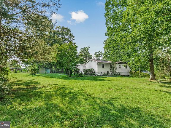4th image of 22509 Joan Dr