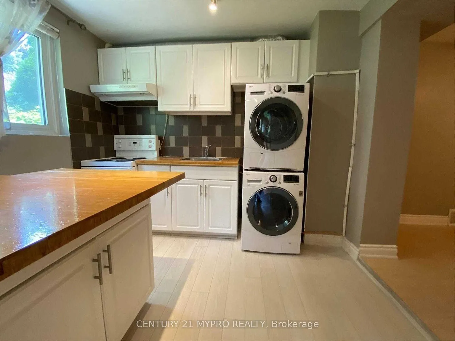 3 bed, $2,200 — Photo 2