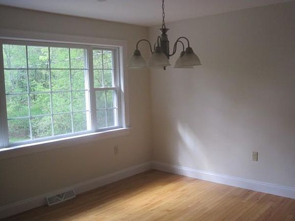 3rd image of 901 Plymouth St