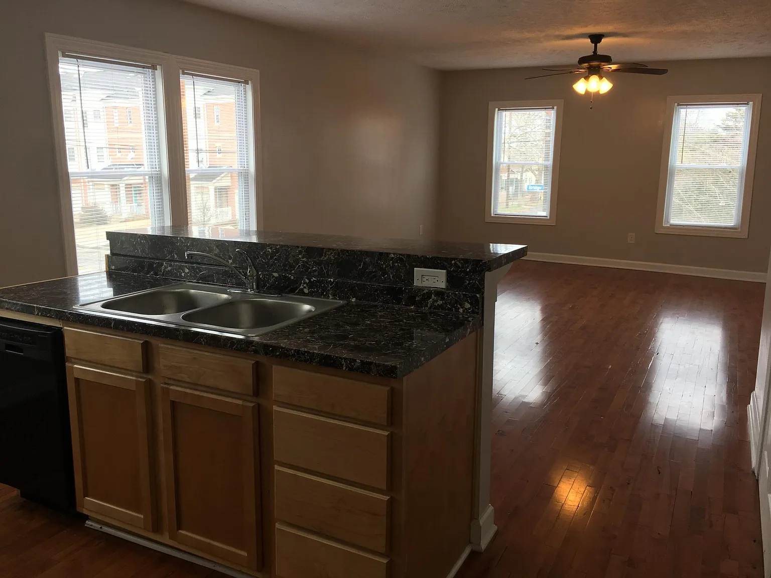 2 bed, $1,895 — Photo 4