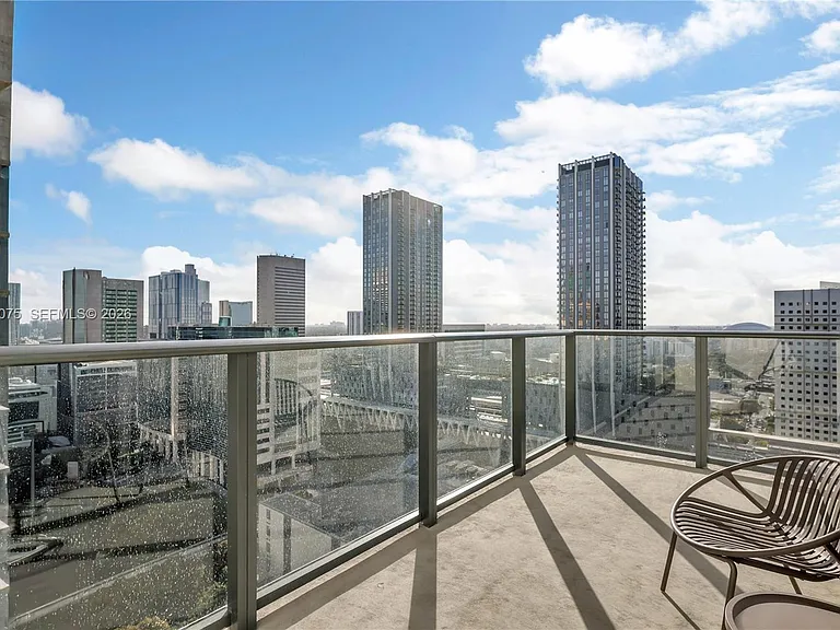 11 NE 6th St #2401 — Photo 9