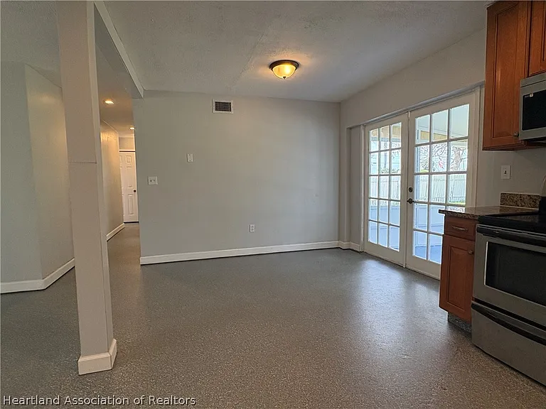 1817 Sandra Blvd — Photo 8