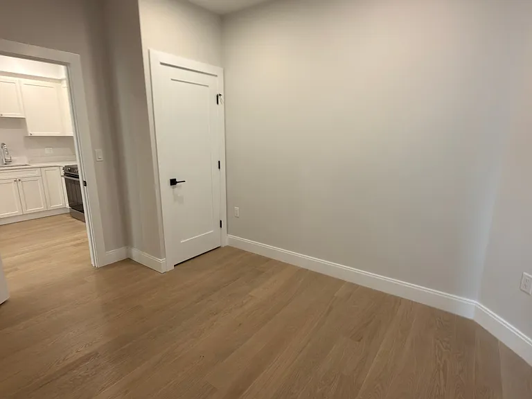 34 Orkney Rd #2D — Photo 10
