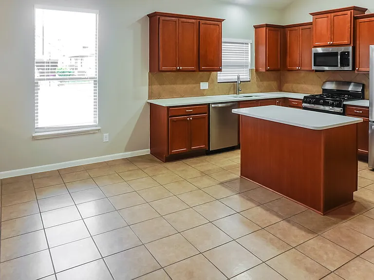 8751 Sunrise Canter Dr — Photo 6