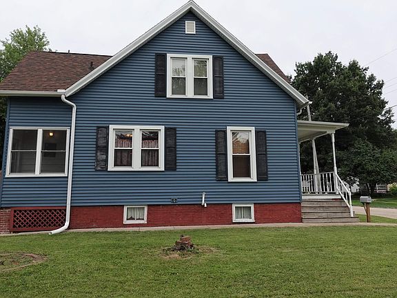 4th image of 449 Olive St