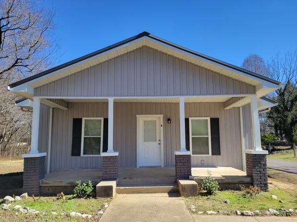 1013 Dunlap St APT B, Paris, TN 38242