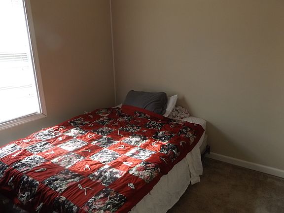 5th image of 68 Robinson Dr