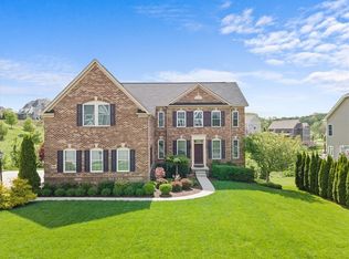 210 Red Hawk Dr, Cranberry Township, PA
