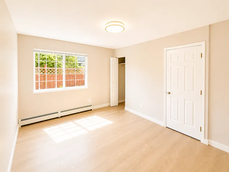 6796 Waltham Ave — Photo 6