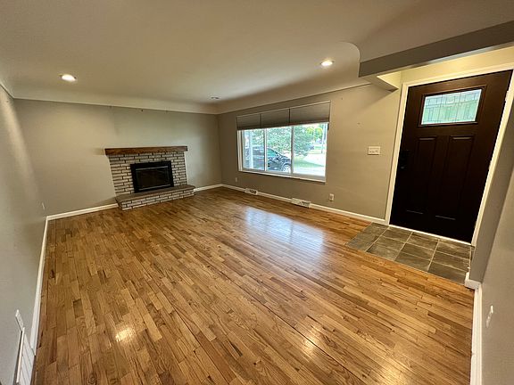 3rd image of 2630 Whitemore Pl
