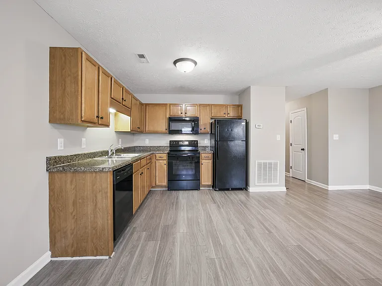 850 Tracy Ln #10 — Photo 7