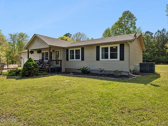 3rd image of 1107 County Road 181