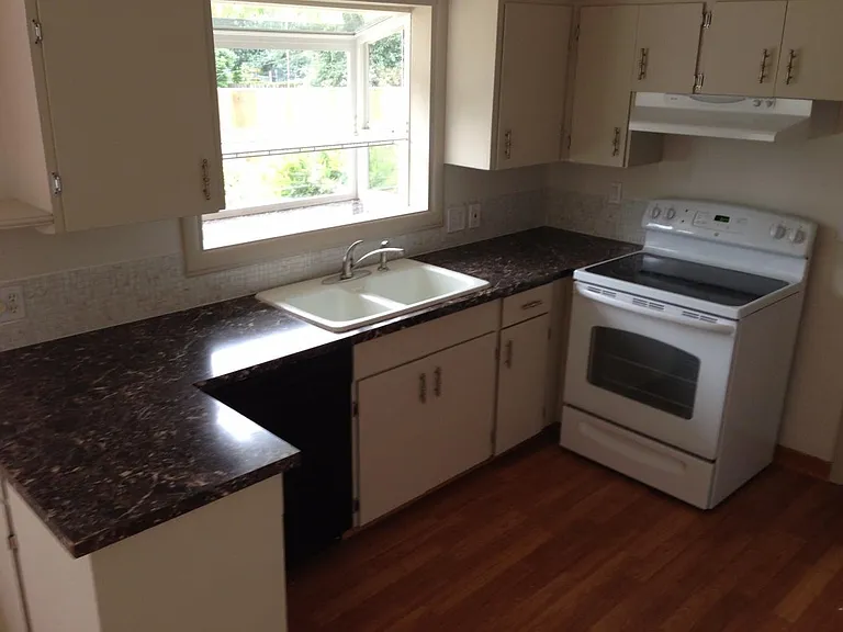 1024 NW Joy Ave — Photo 7