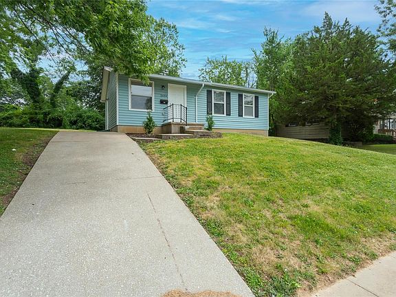 3rd image of 3434 Elmhurst Dr