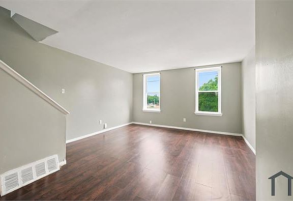 2nd image of 4815 Fairmount Ave #2