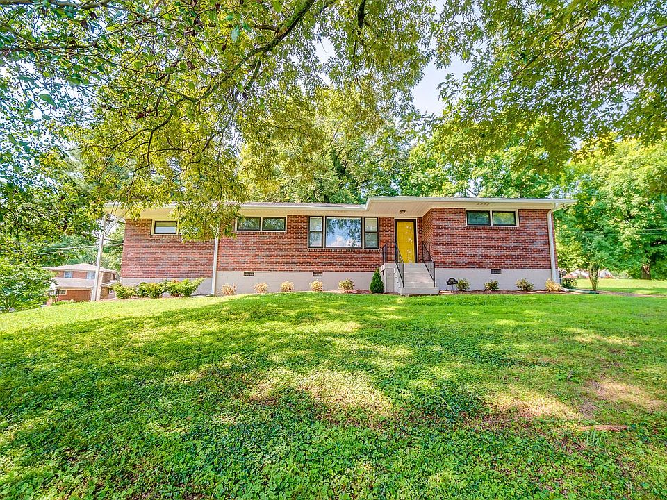 1st image of 301 Weaver Dr
