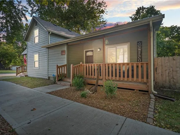 831 Church St, Eudora, KS 66025