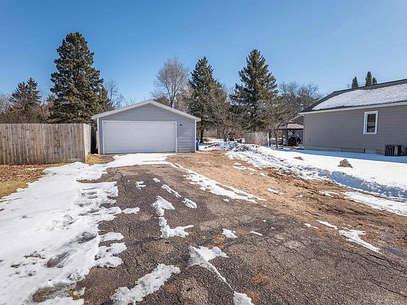 4th image of 1905 SPRING STREET