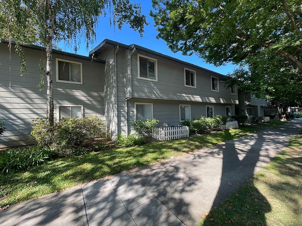 1st image of 1324 G St APT 10