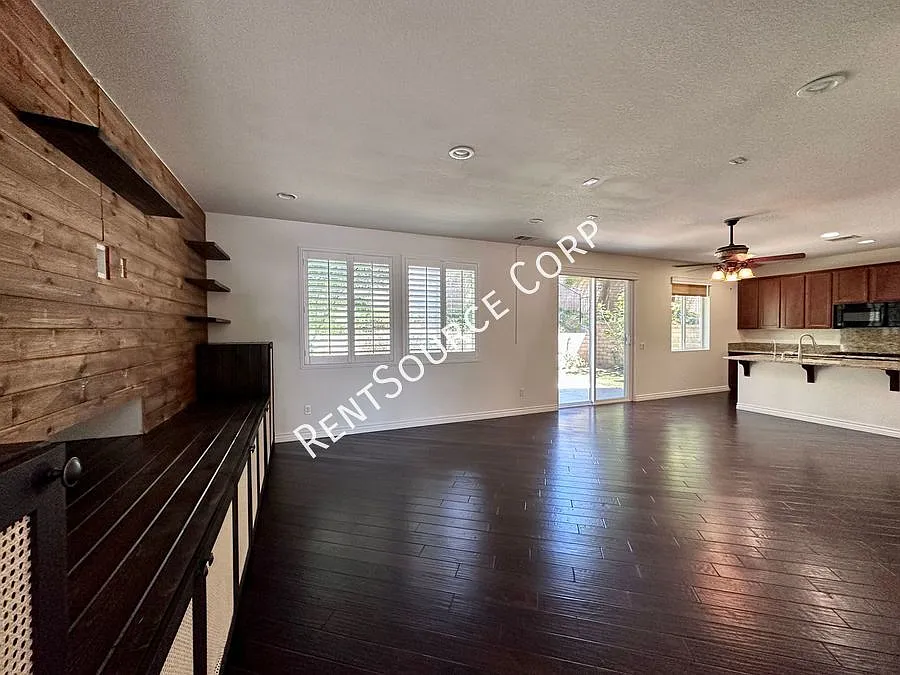 4 Bedroom w/ small Loft and SOLAR for Lease in Valencia West Creek — Photo 3