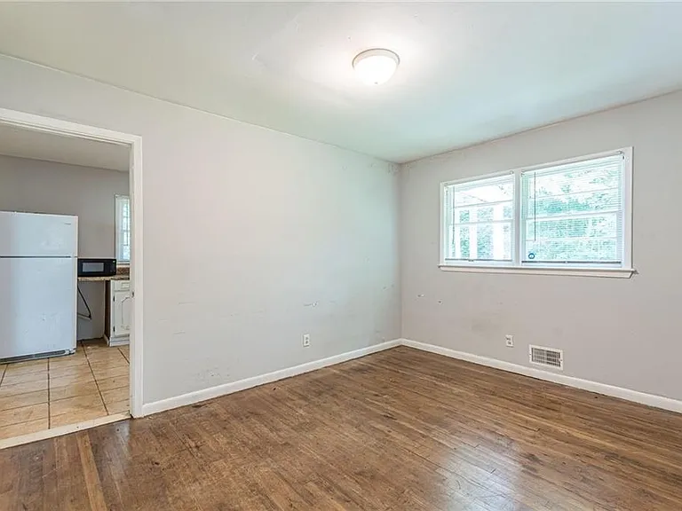 350 Brooks Ave SW — Photo 18