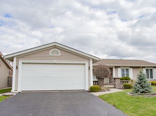 360 Yarmouth Rd, Elk Grove Village, IL 60007