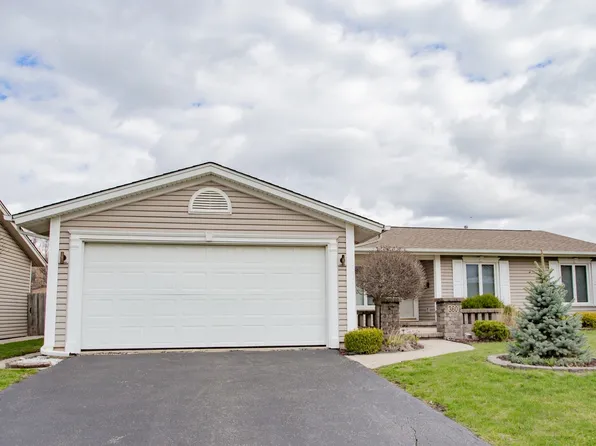 360 Yarmouth Rd, Elk Grove Village, IL 60007