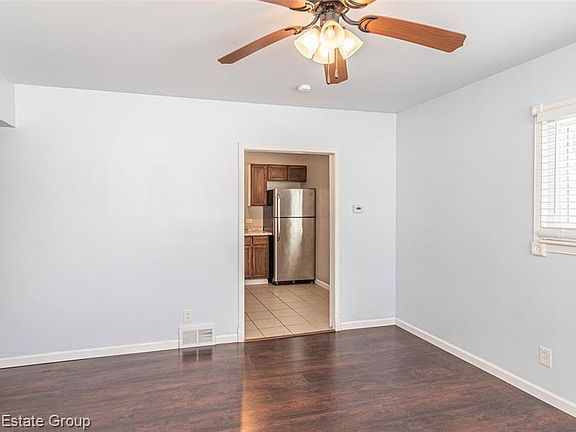 5th image of 28549 Birchlawn St