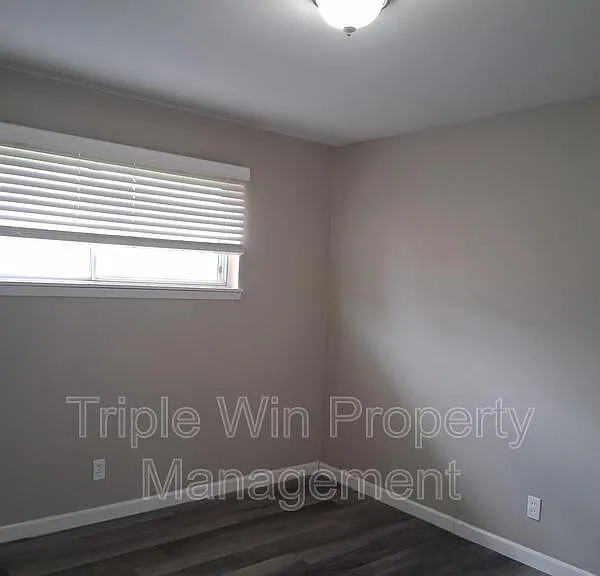468 June Dr — Photo 32