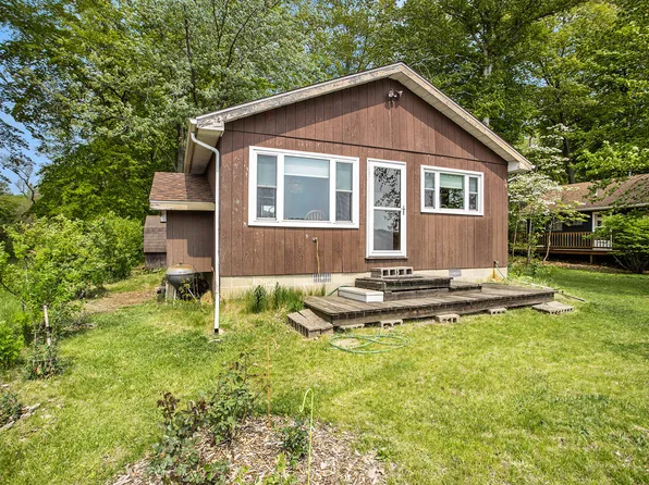 6561 Woods Trail Dr, Delton, MI 49046