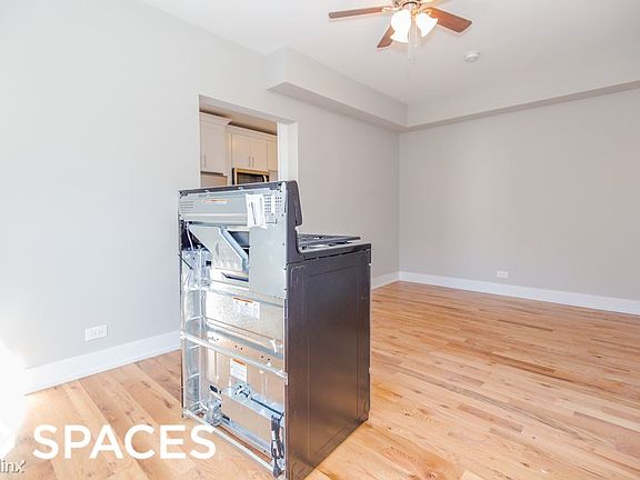 4th image of 820 W Cuyler Ave #824-321