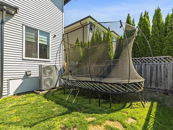 5th image of 20388 Wicklund Ave