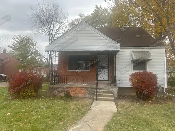 9388 Heyden St, Detroit, MI 48228