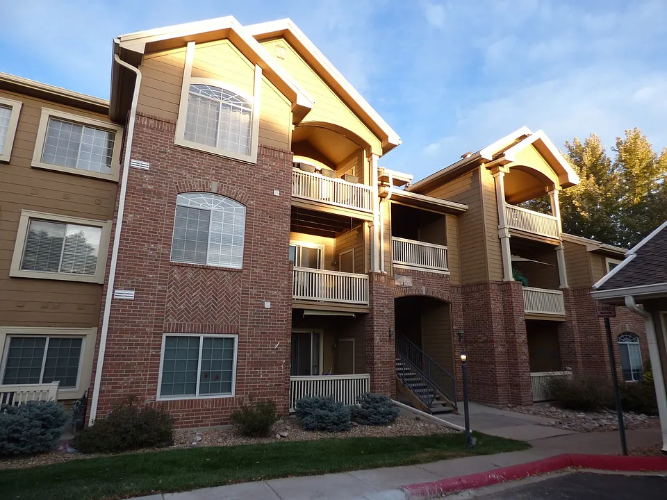1641 W Canal Cir #725
