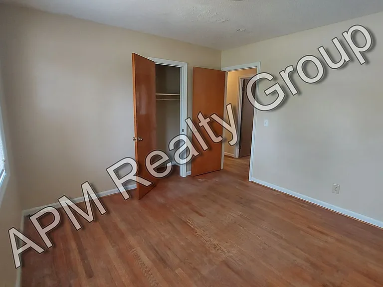 329 Ovanta Rd — Photo 1