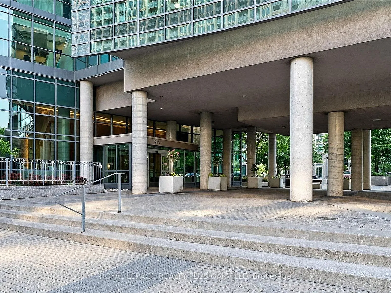 1 bed, $2,300 — Photo 4