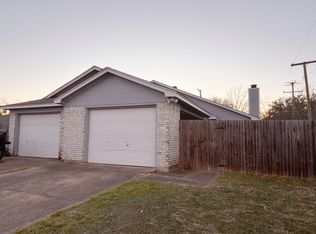 912 Cottonwood Trl, Benbrook, TX 76126
