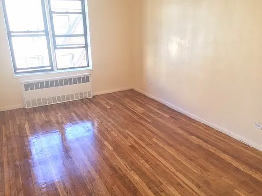 Rented by Zuz Realty | media 74